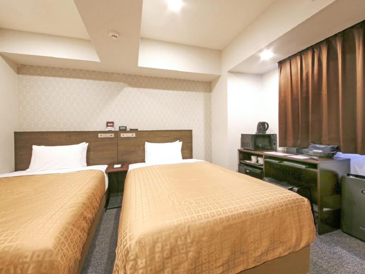 Livemax 千葉中央駅前 3* 千葉市
